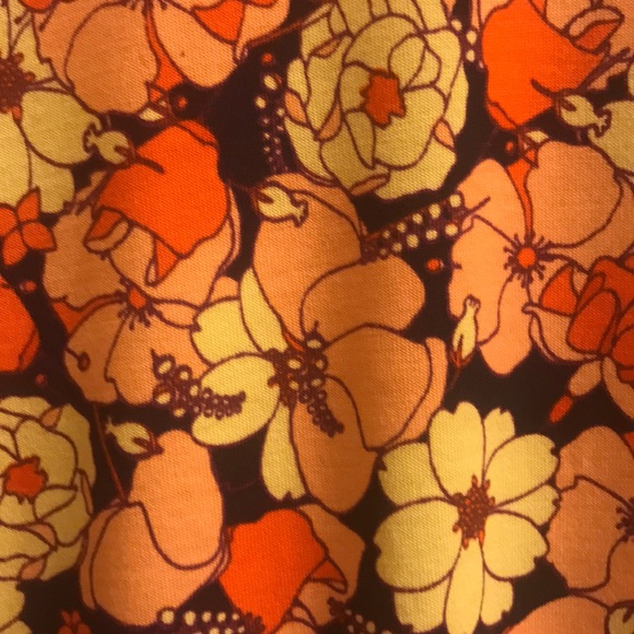 LulaRoe Randy - Picture 2 of 4